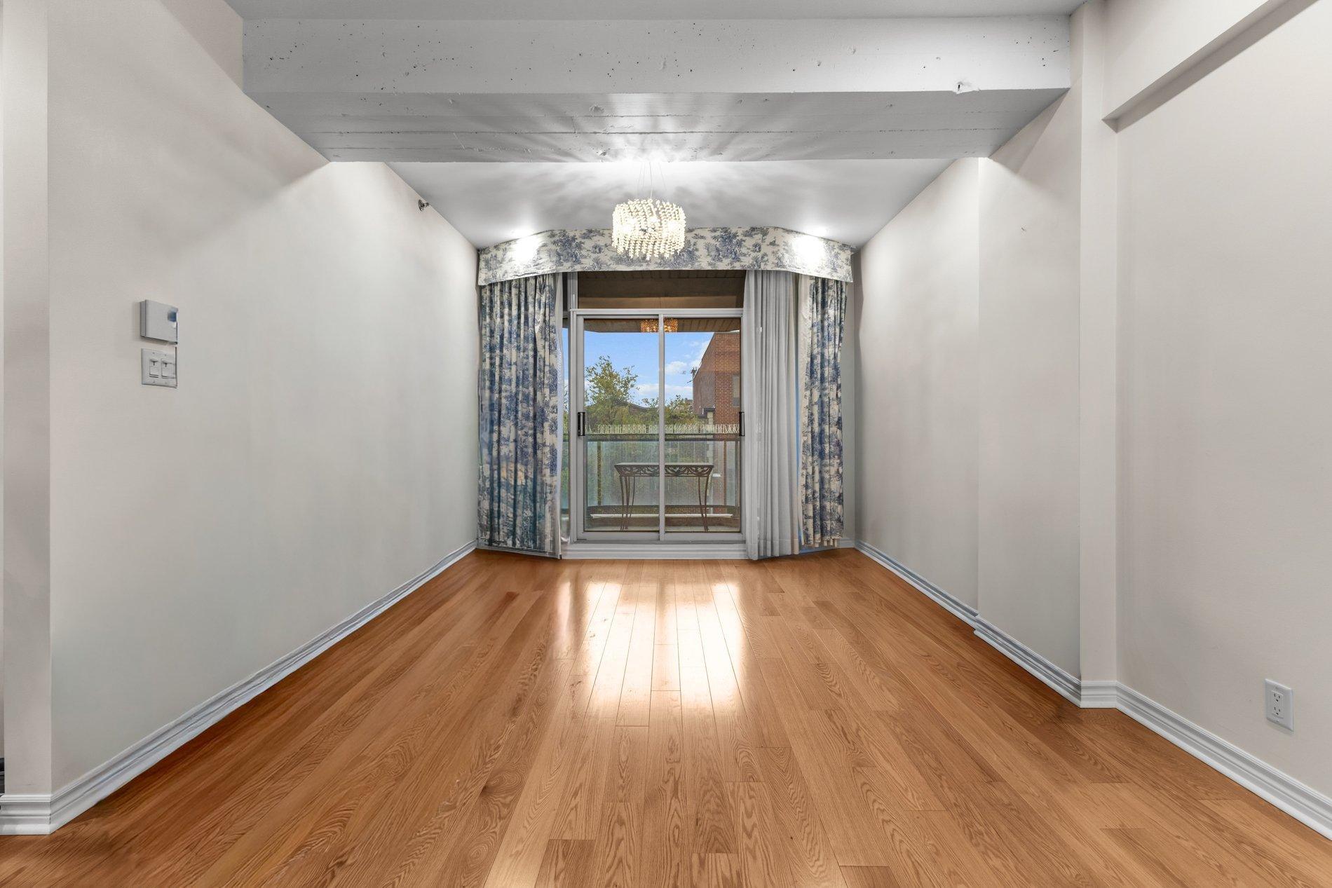 









1275


Av. Van Horne

, 41,
Montréal (Outremont),




QC
H2V1K5

