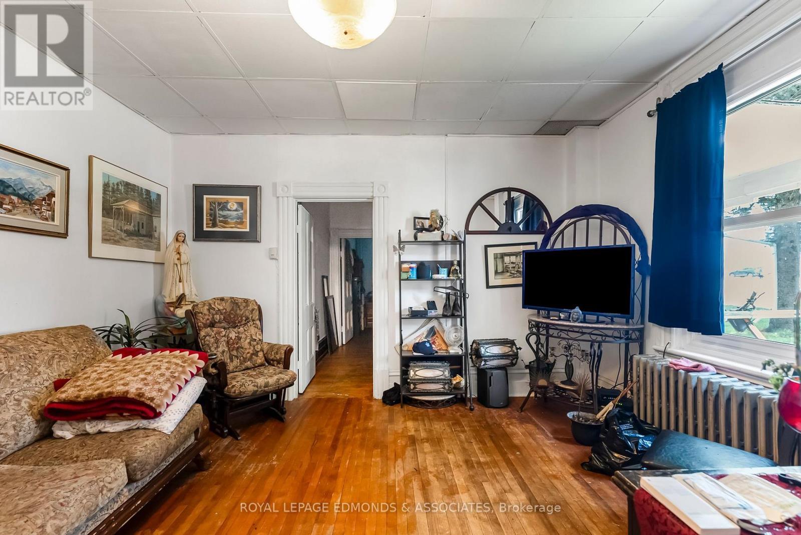 












394 PEMBROKE STREET E

,
Pembroke,




Ontario
K8A3K6

