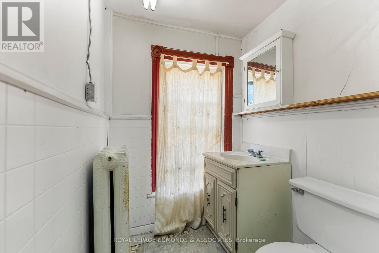 












394 PEMBROKE STREET E

,
Pembroke,




Ontario
K8A3K6

