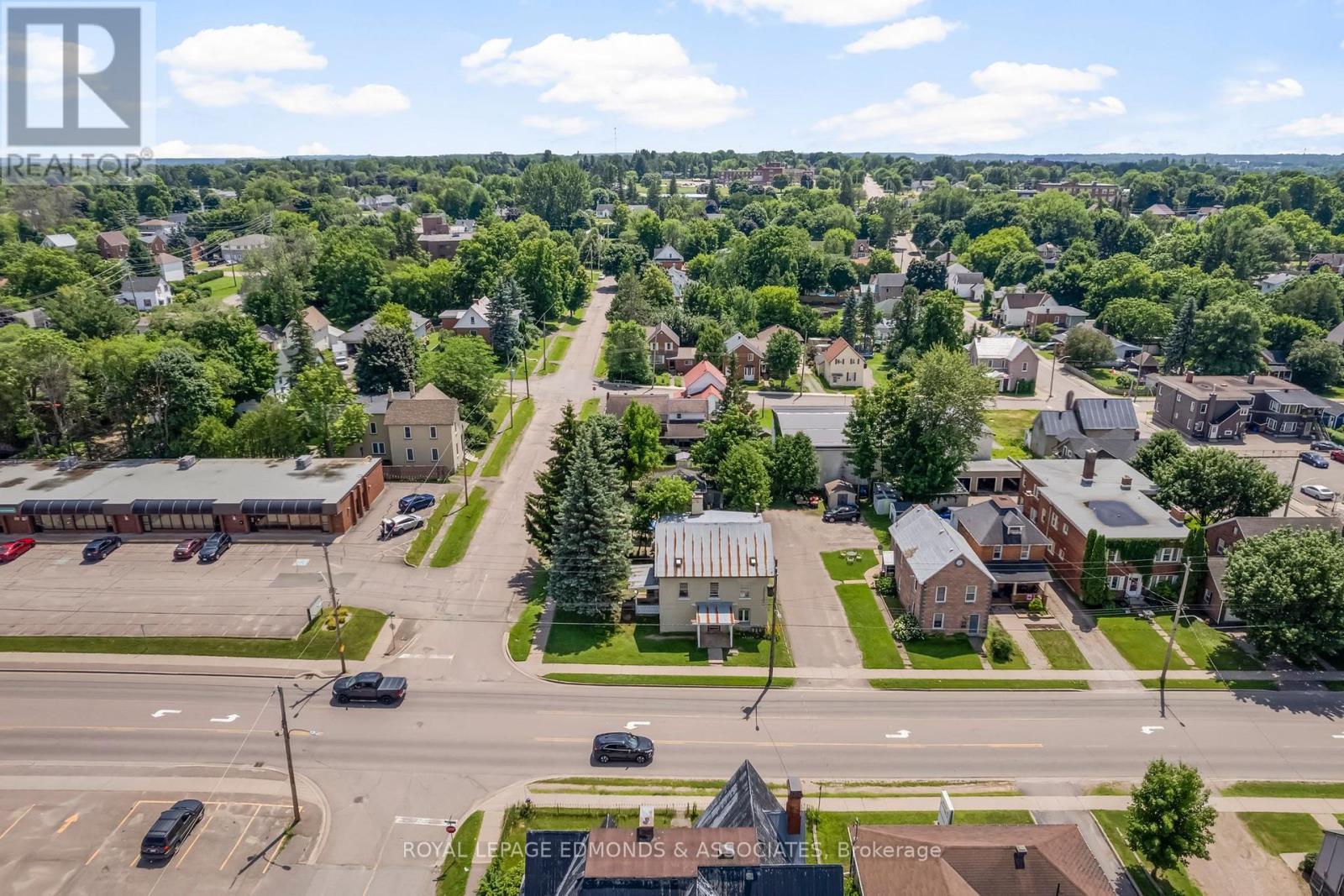 












394 PEMBROKE STREET E

,
Pembroke,




Ontario
K8A3K6

