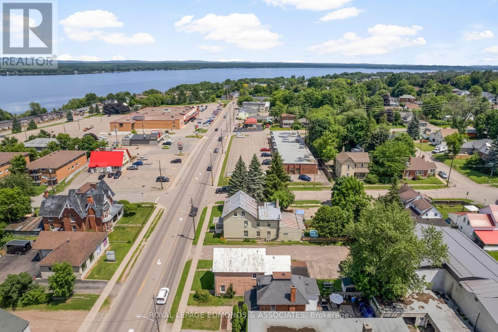 












394 PEMBROKE STREET E

,
Pembroke,




Ontario
K8A3K6

