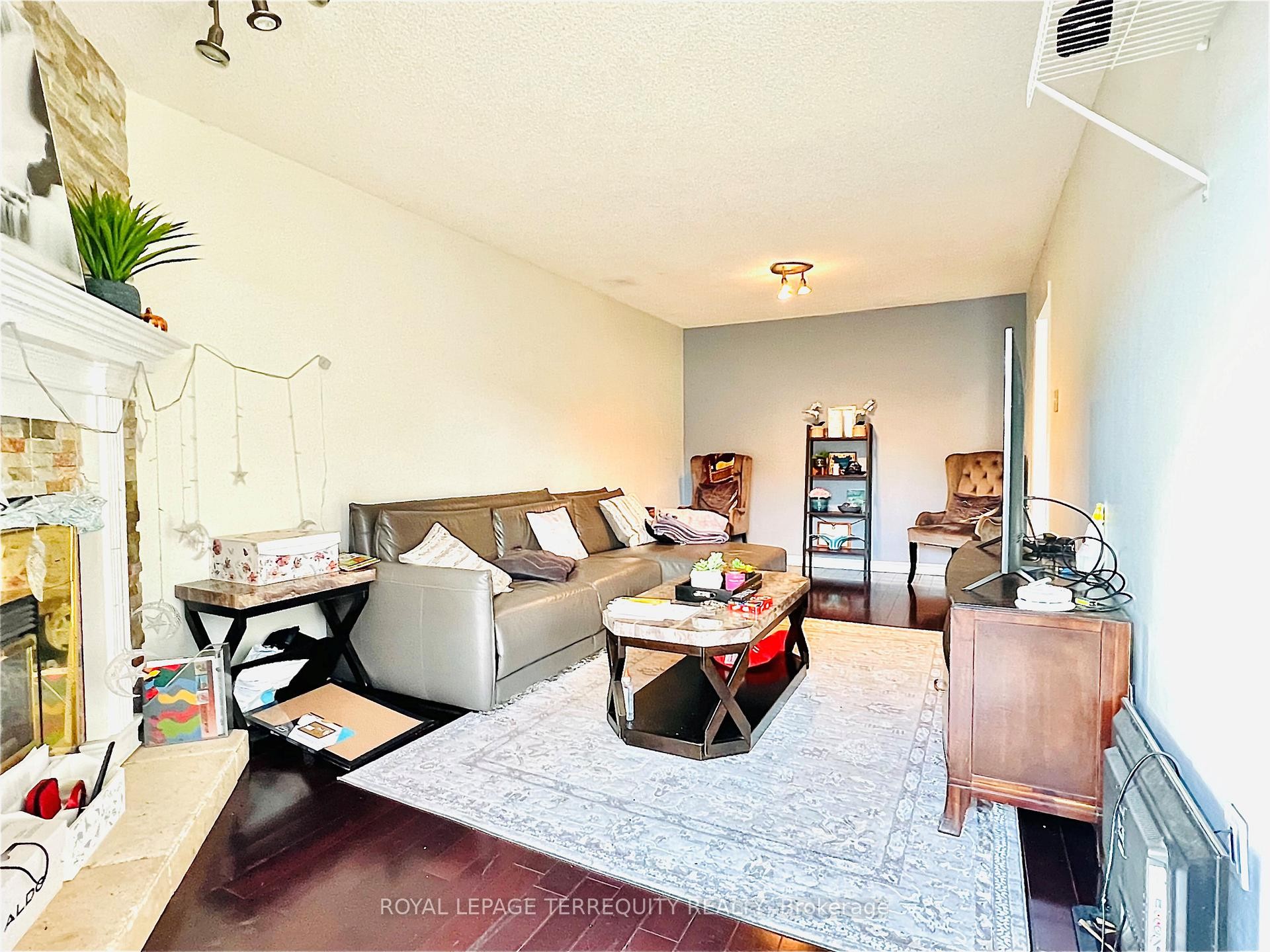 









531


Loretta

Court,
Mississauga,




ON
L5B 3S2

