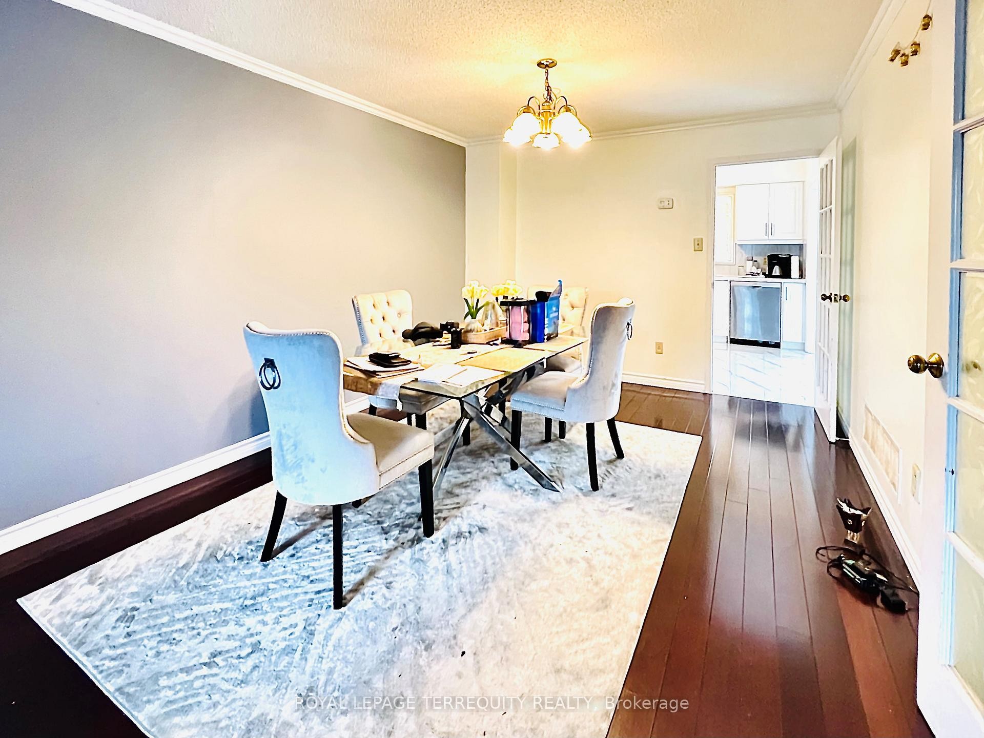 









531


Loretta

Court,
Mississauga,




ON
L5B 3S2

