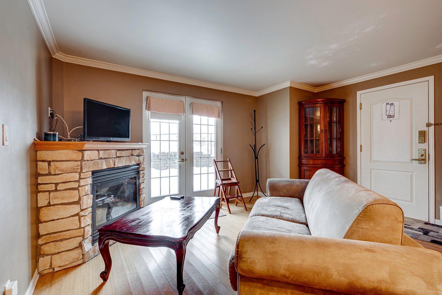 









570


Ch. des Frênes

, 3106,
Piedmont,




QC
J0R1K0

