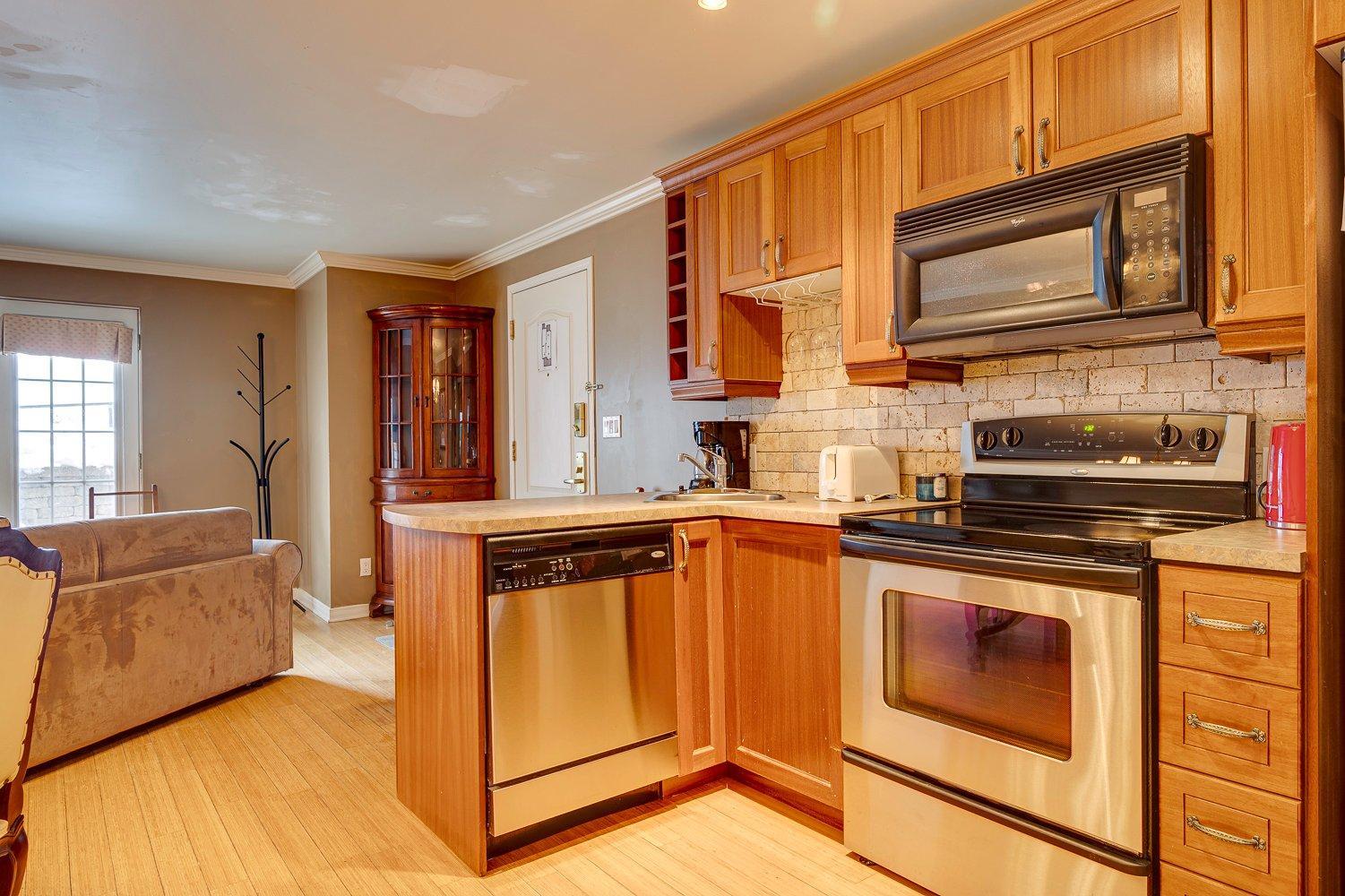 









570


Ch. des Frênes

, 3106,
Piedmont,




QC
J0R1K0

