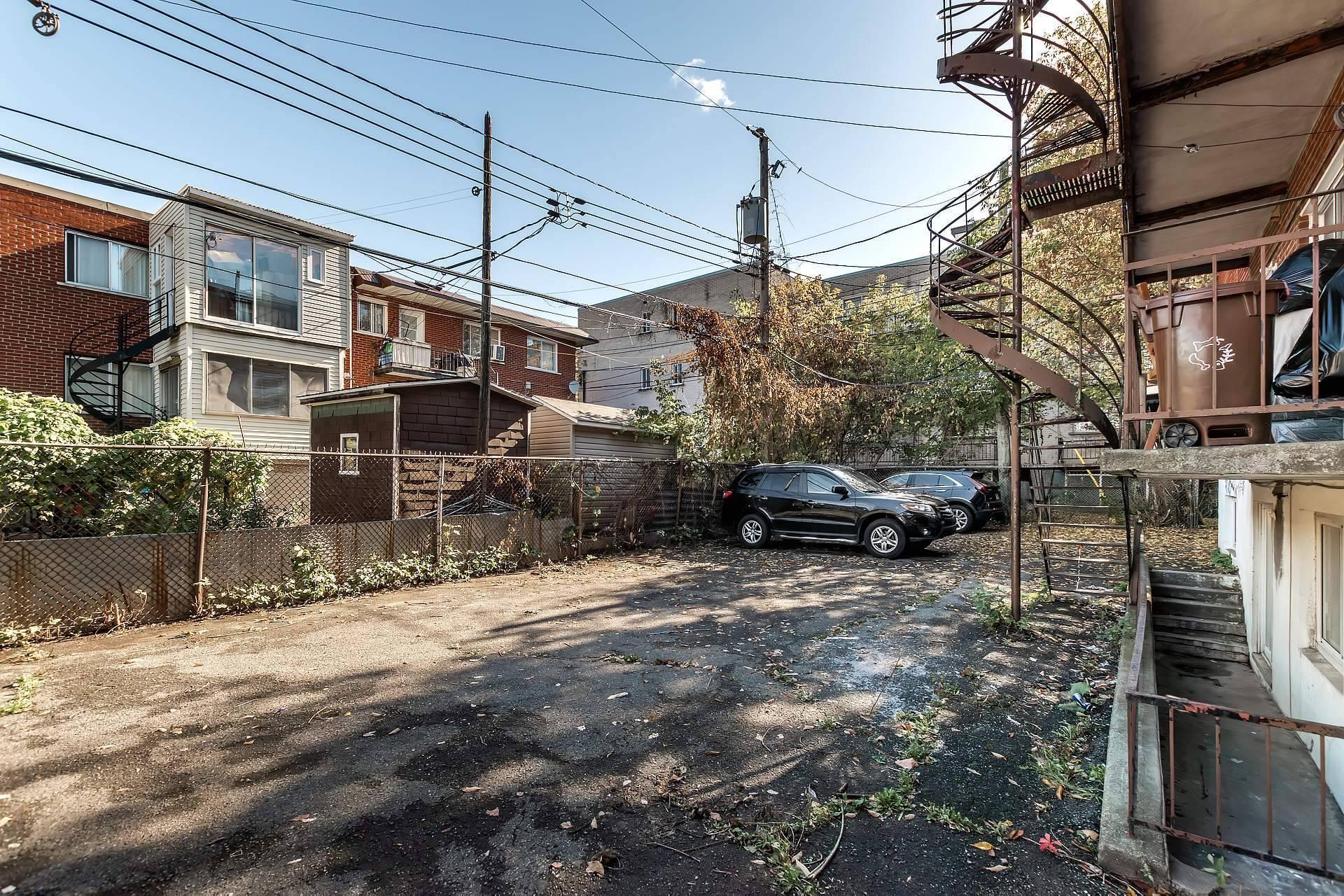 









11711


Boul. Langelier

, 2,
Montréal (Montréal-Nord),




QC
H1G3M2

