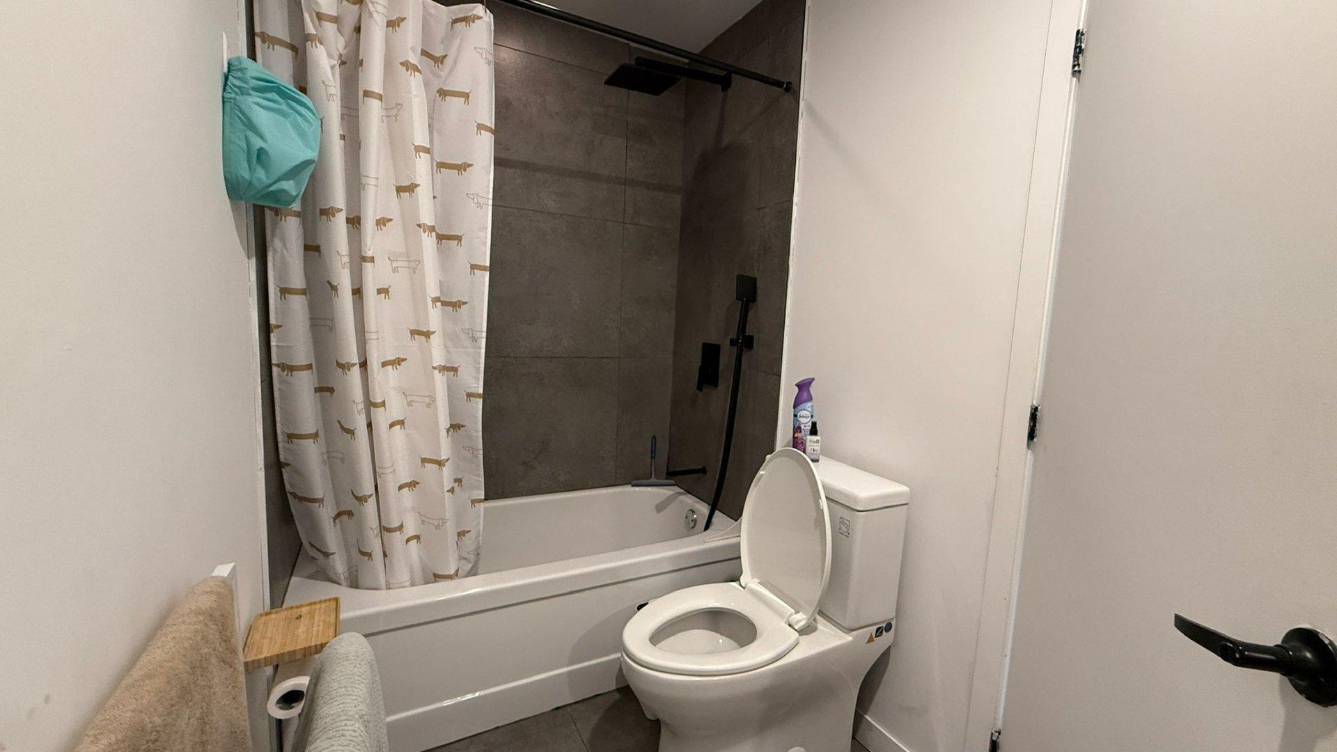 









2792


Rue de Châteauguay

,
Montréal (Le Sud-Ouest),




QC
H3K1L4

