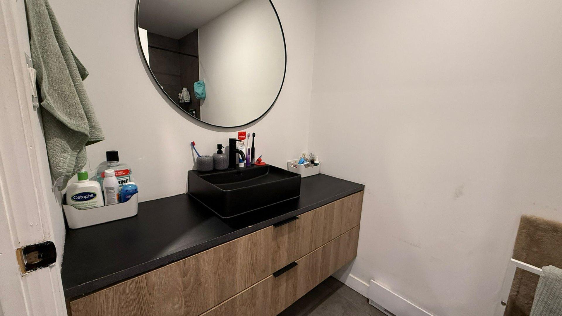 









2792


Rue de Châteauguay

,
Montréal (Le Sud-Ouest),




QC
H3K1L4

