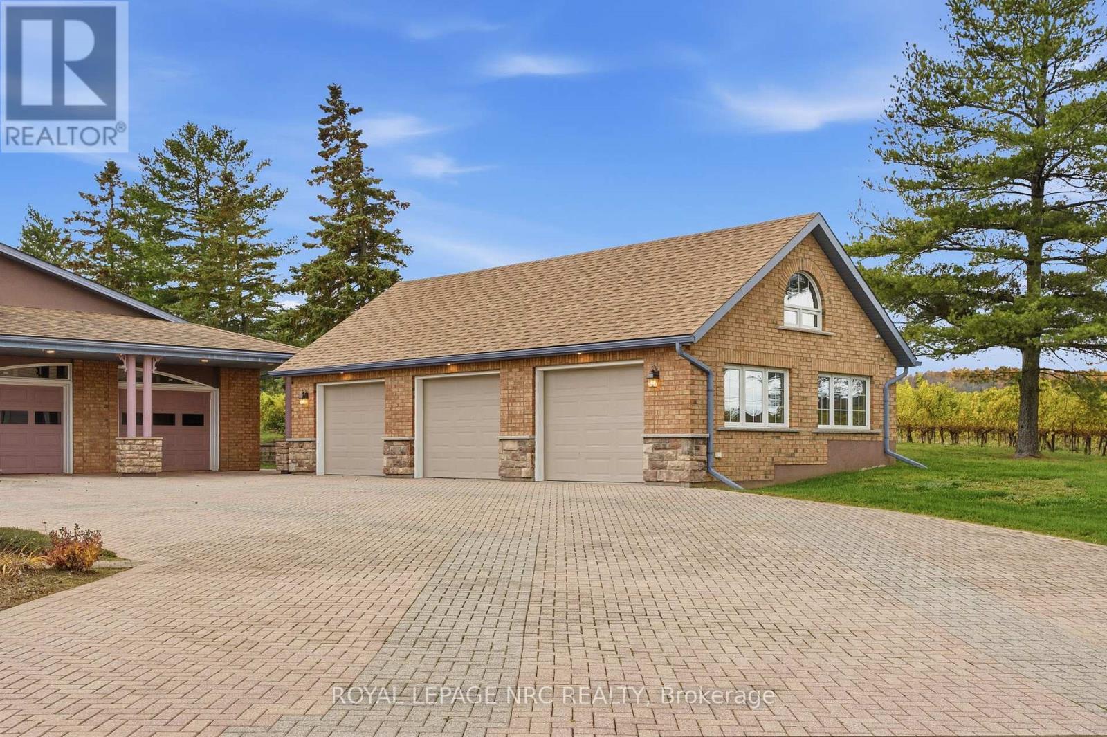 












4850 HILLSIDE DRIVE

,
Lincoln,




Ontario
L0R1B0

