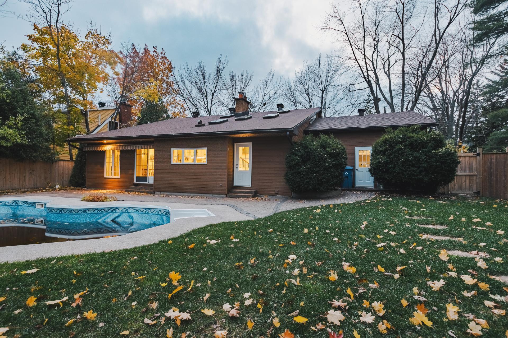 









43


Av. Bayview

,
Pointe-Claire,




QC
H9S5C1

