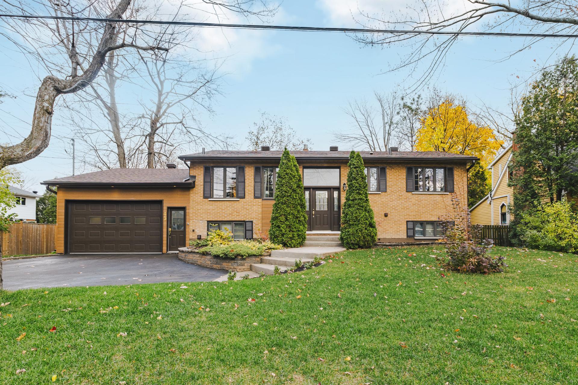 









43


Av. Bayview

,
Pointe-Claire,




QC
H9S5C1

