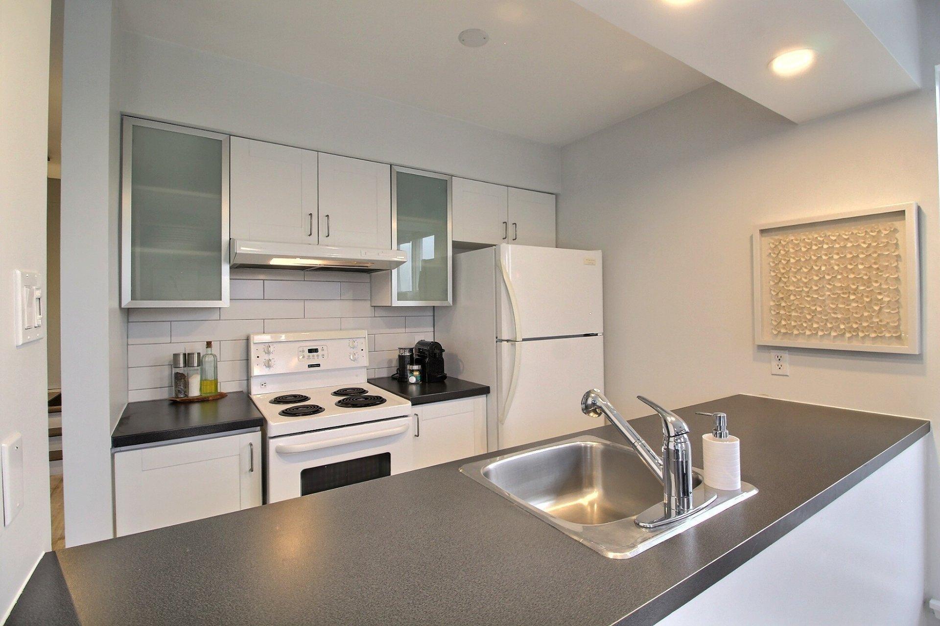 









385


Rue du Moulin

, 17,
Magog,




QC
J1X4A1

