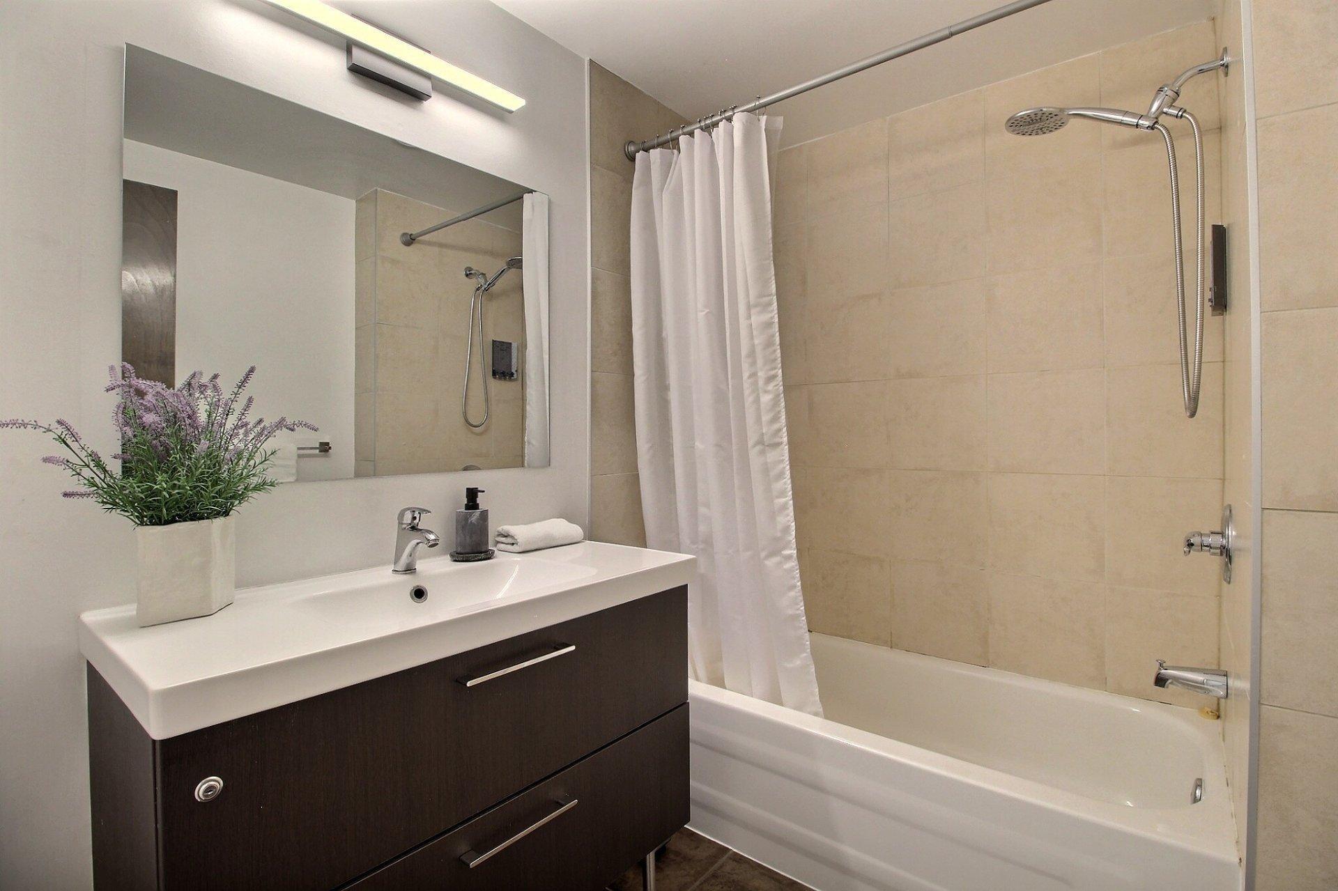 









385


Rue du Moulin

, 17,
Magog,




QC
J1X4A1

