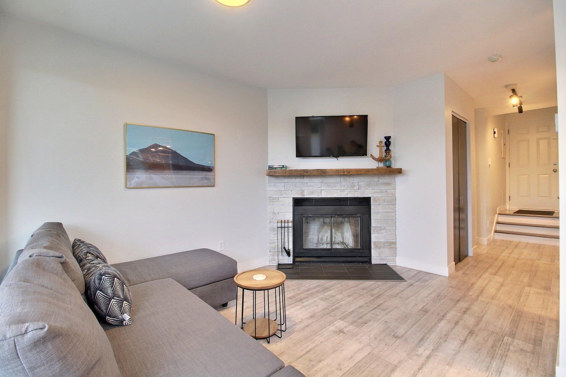 









385


Rue du Moulin

, 17,
Magog,




QC
J1X4A1

