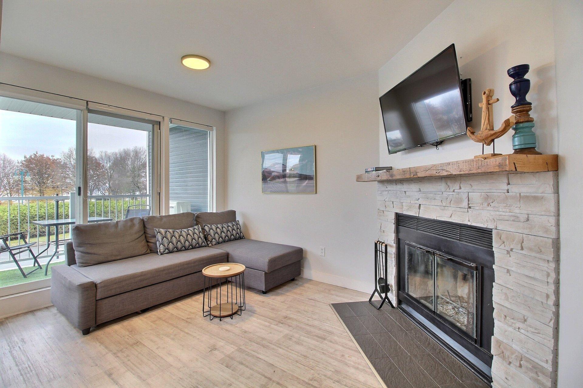 









385


Rue du Moulin

, 17,
Magog,




QC
J1X4A1

