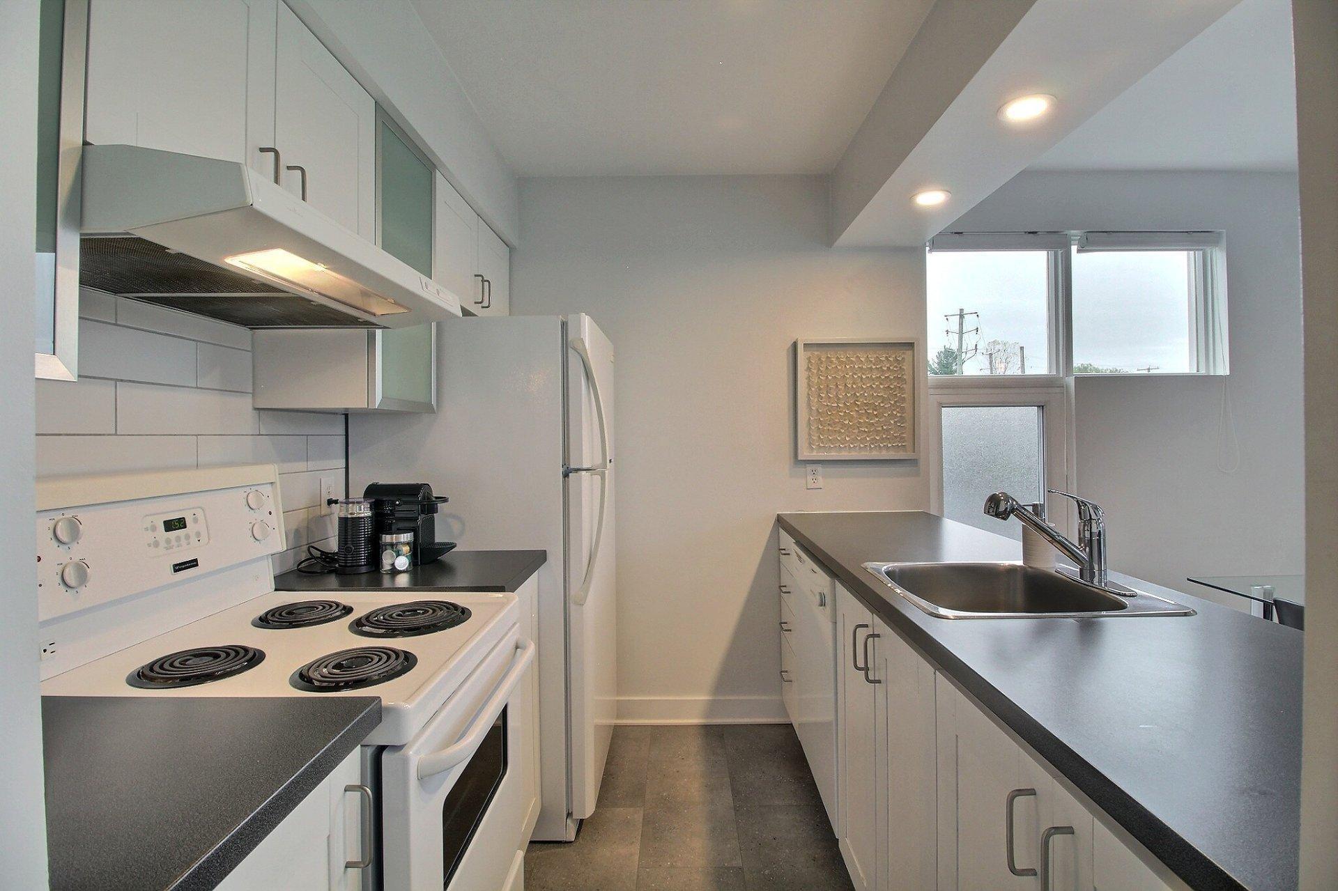 









385


Rue du Moulin

, 17,
Magog,




QC
J1X4A1

