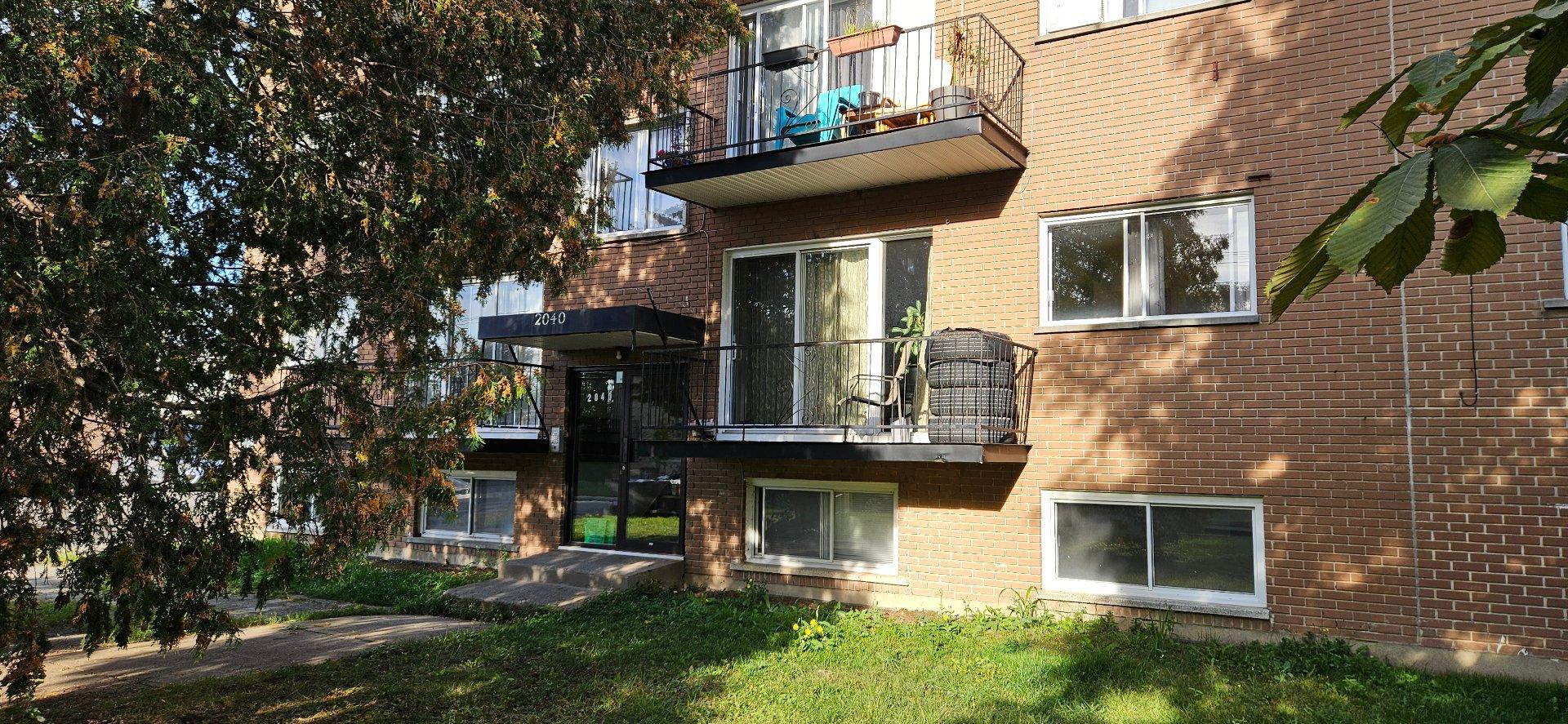 









2040


Rue des Patriotes

,
Laval (Sainte-Rose),




QC
H7L2N8

