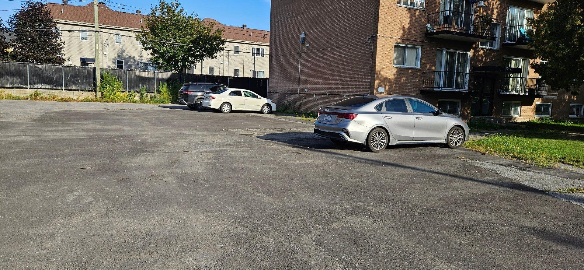 









2040


Rue des Patriotes

,
Laval (Sainte-Rose),




QC
H7L2N8

