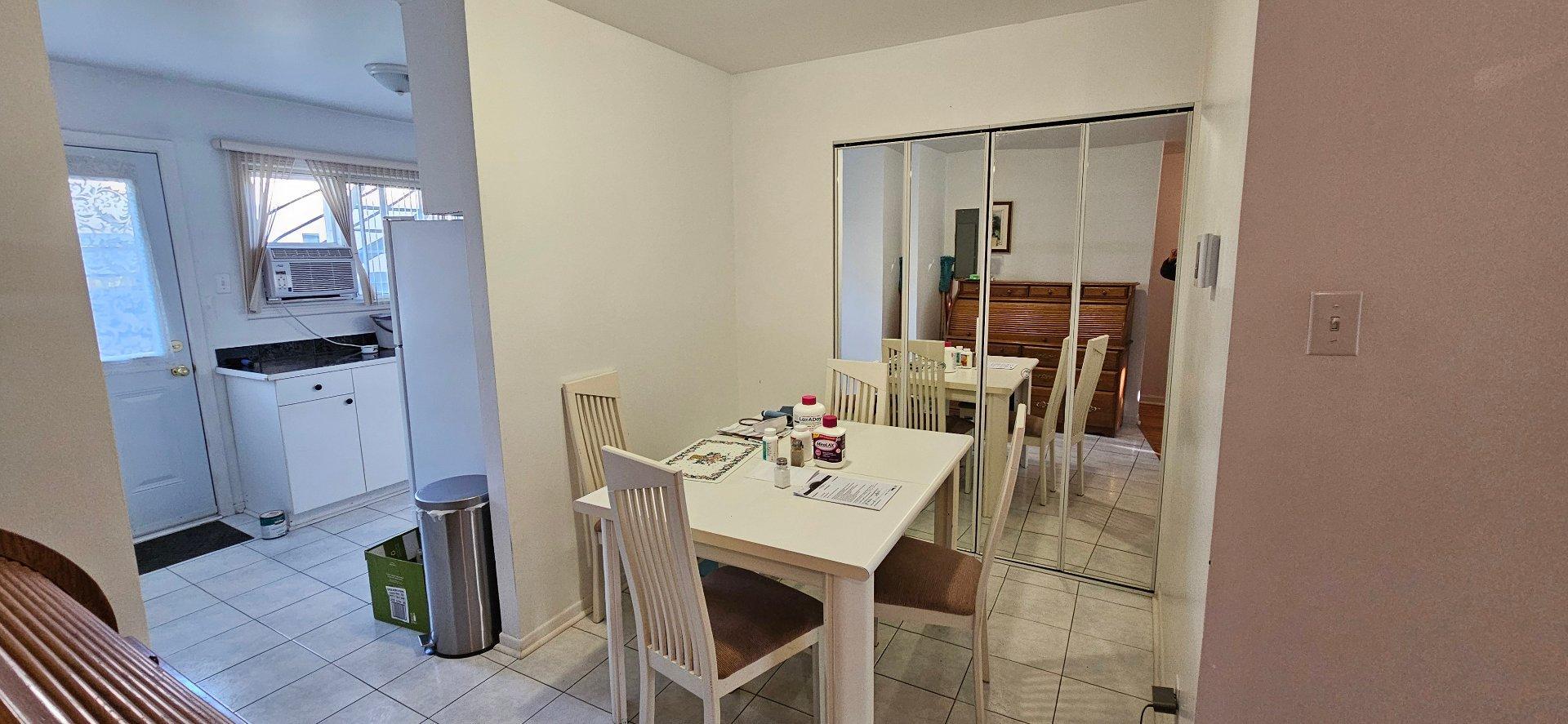 









2040


Rue des Patriotes

,
Laval (Sainte-Rose),




QC
H7L2N8

