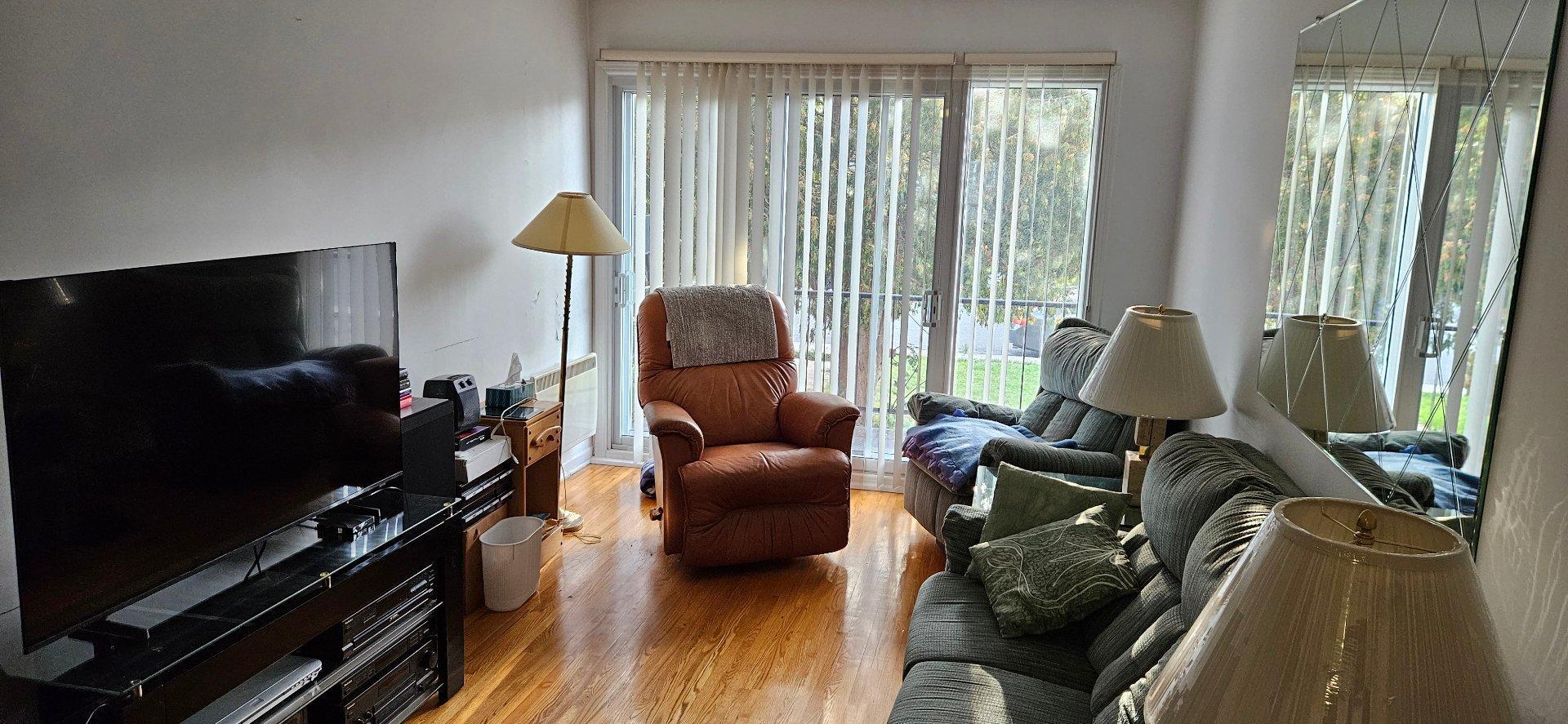 









2040


Rue des Patriotes

,
Laval (Sainte-Rose),




QC
H7L2N8

