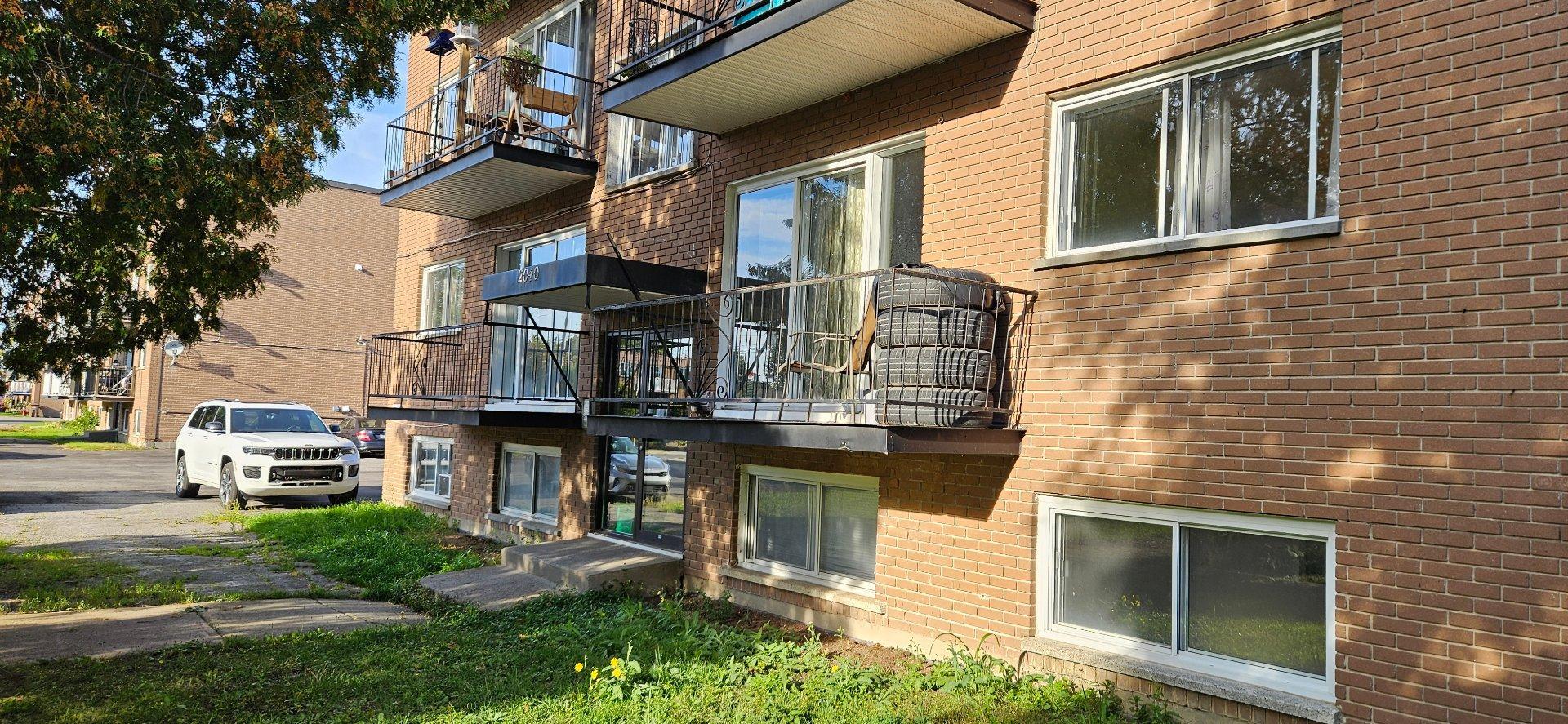 









2040


Rue des Patriotes

,
Laval (Sainte-Rose),




QC
H7L2N8

