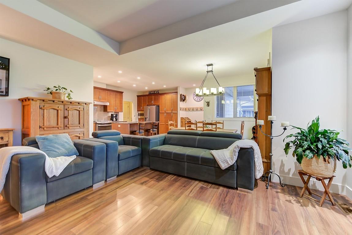 









1960


KLO

Road, 11,
Kelowna,




BC
V1W 5L2

