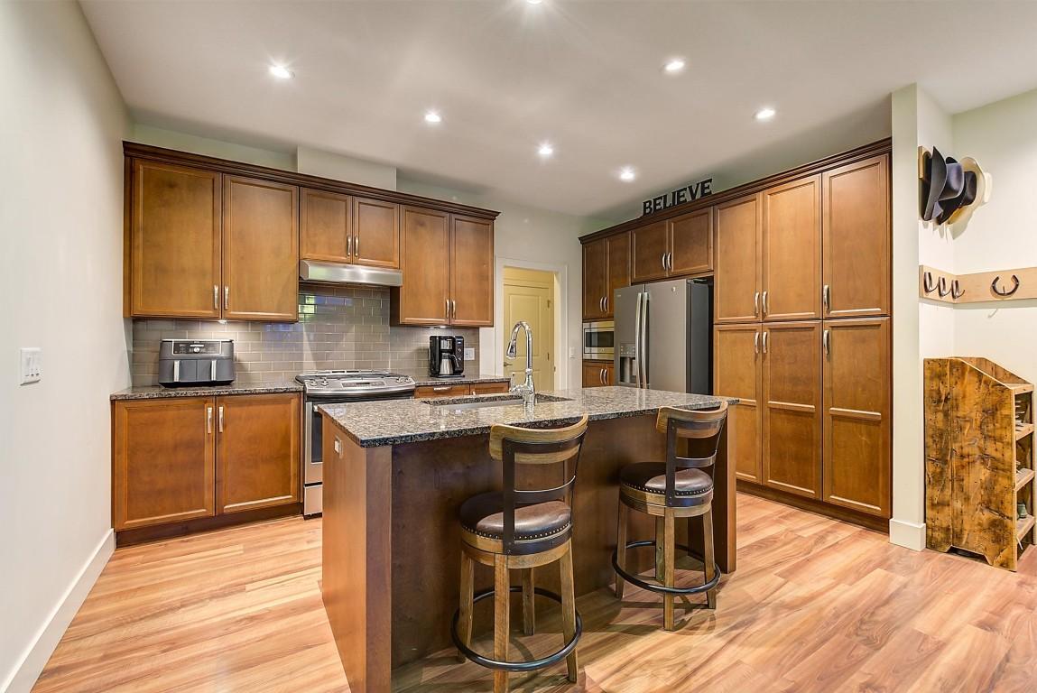 









1960


KLO

Road, 11,
Kelowna,




BC
V1W 5L2

