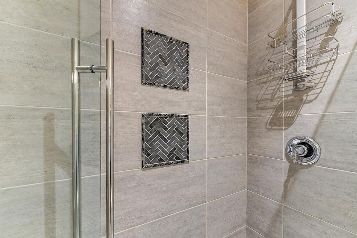 









1960


KLO

Road, 11,
Kelowna,




BC
V1W 5L2

