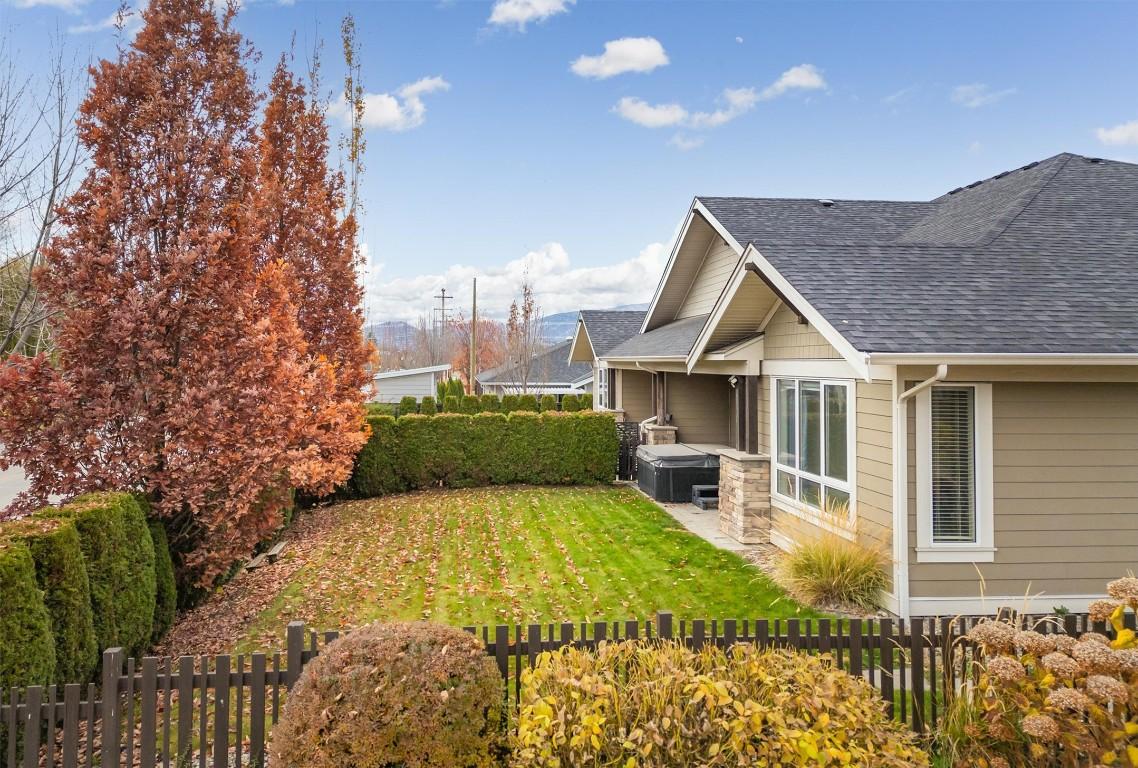 









1960


KLO

Road, 11,
Kelowna,




BC
V1W 5L2

