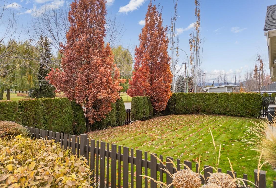 









1960


KLO

Road, 11,
Kelowna,




BC
V1W 5L2

