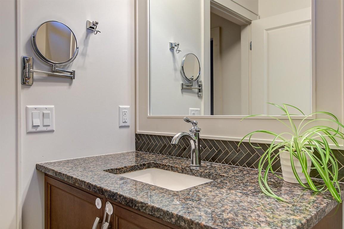 









1960


KLO

Road, 11,
Kelowna,




BC
V1W 5L2

