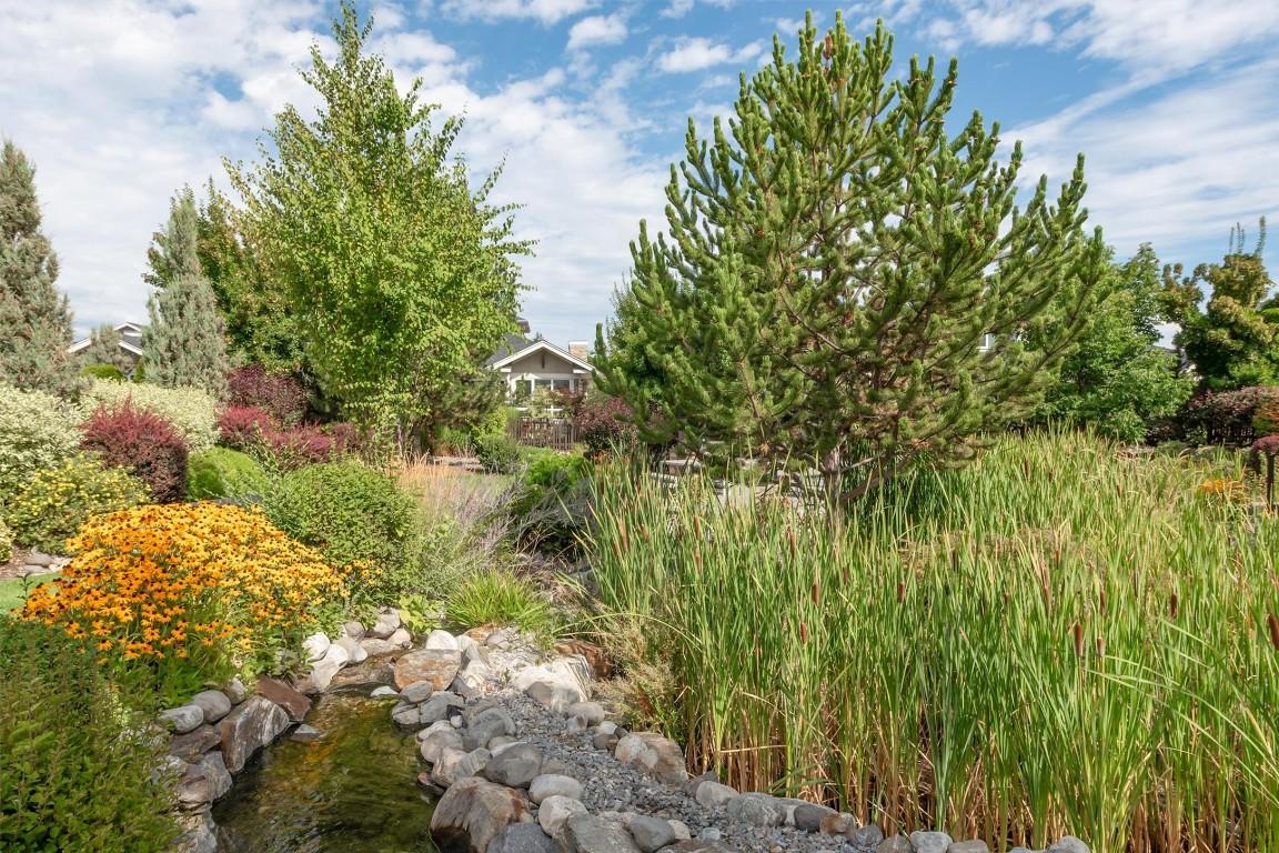 









1960


KLO

Road, 11,
Kelowna,




BC
V1W 5L2

