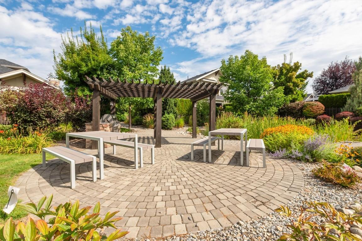 









1960


KLO

Road, 11,
Kelowna,




BC
V1W 5L2

