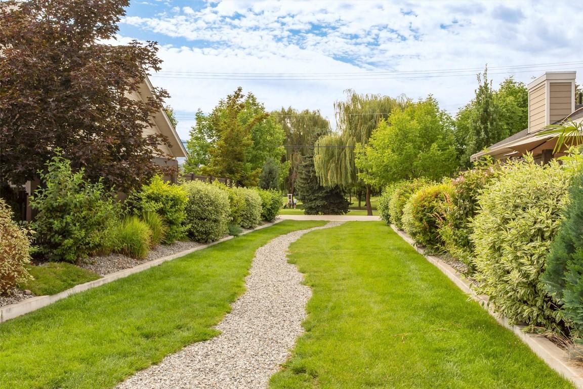 









1960


KLO

Road, 11,
Kelowna,




BC
V1W 5L2

