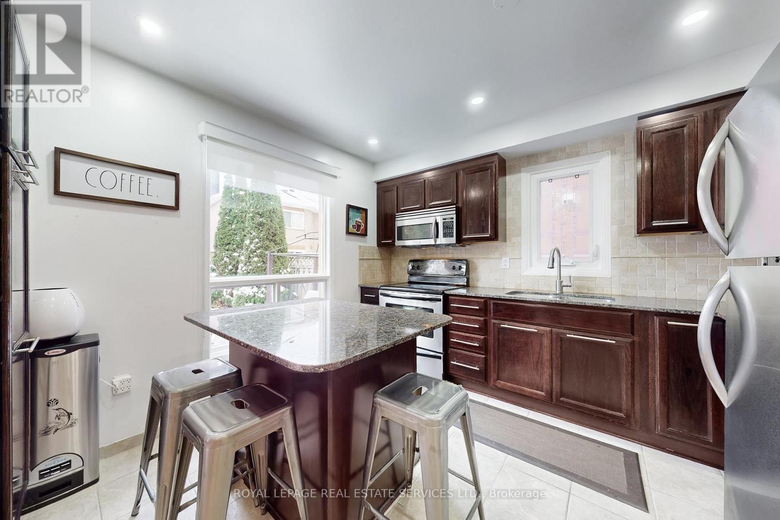 












47 HOOD CRESCENT

,
Brampton,




Ontario
L6Y4S7

