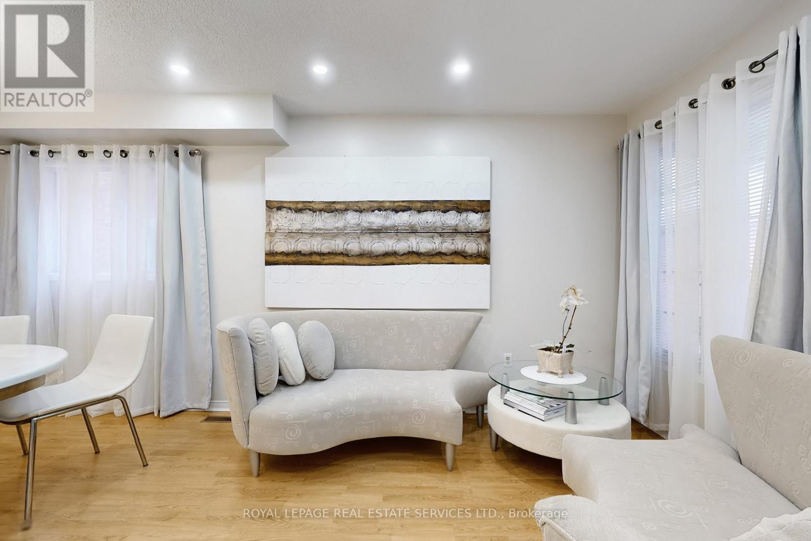 












47 HOOD CRESCENT

,
Brampton,




Ontario
L6Y4S7

