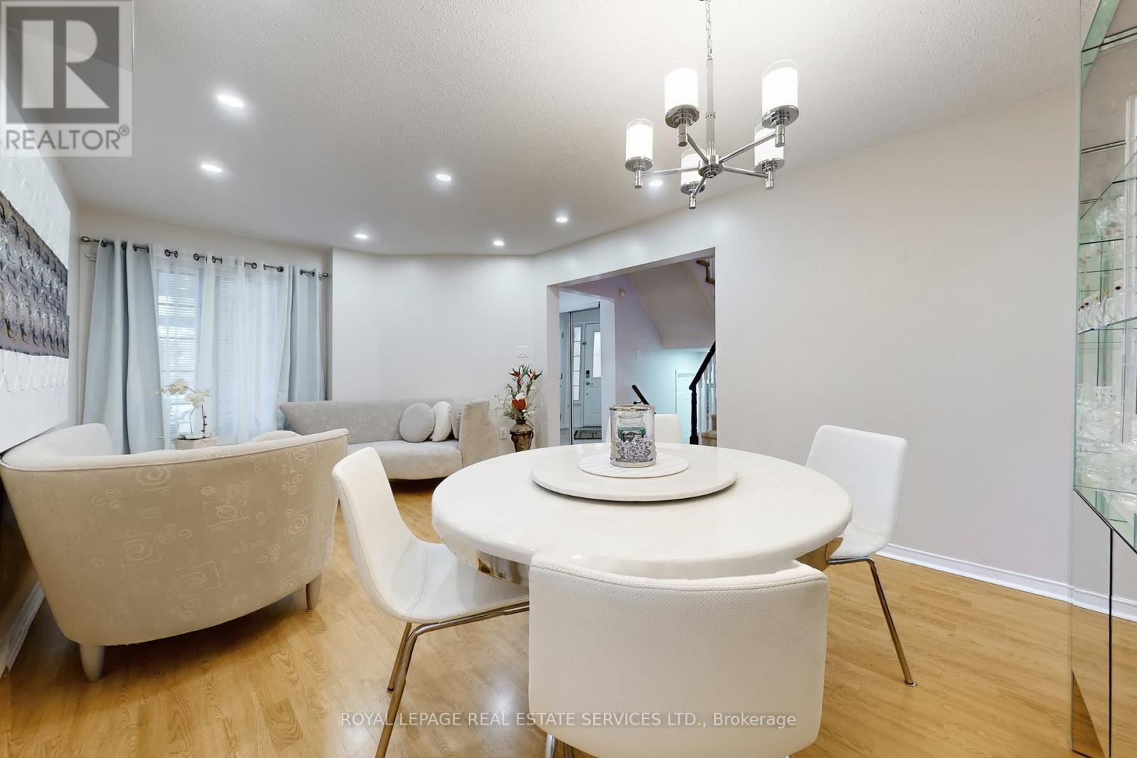 












47 HOOD CRESCENT

,
Brampton,




Ontario
L6Y4S7

