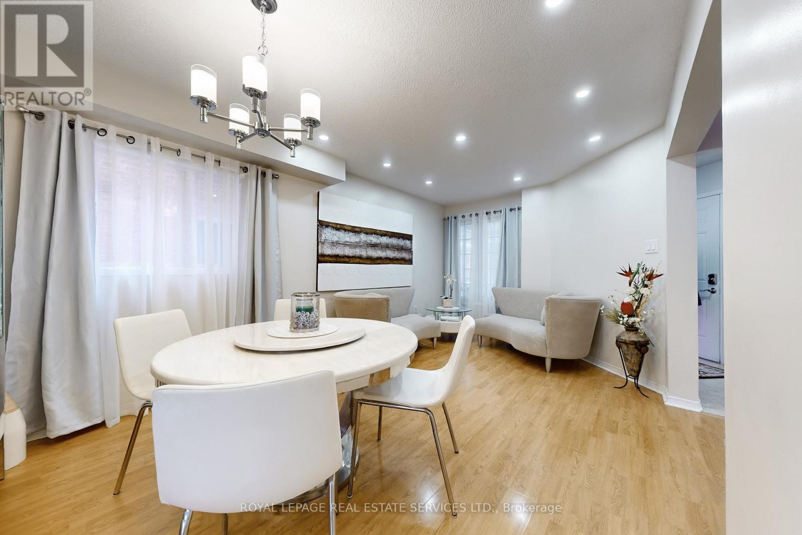 












47 HOOD CRESCENT

,
Brampton,




Ontario
L6Y4S7

