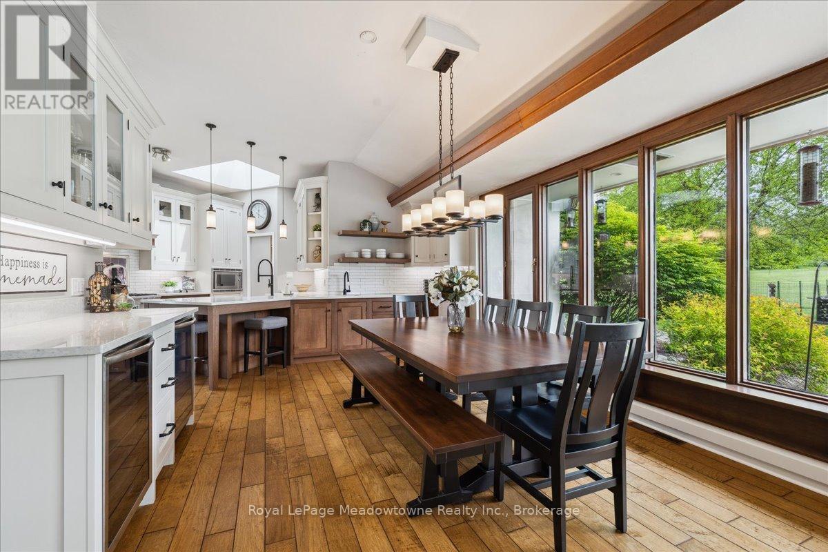 












10632 FIFTH LINE

,
Milton (NA Rural Nassagaweya),




Ontario
N0B2K0

