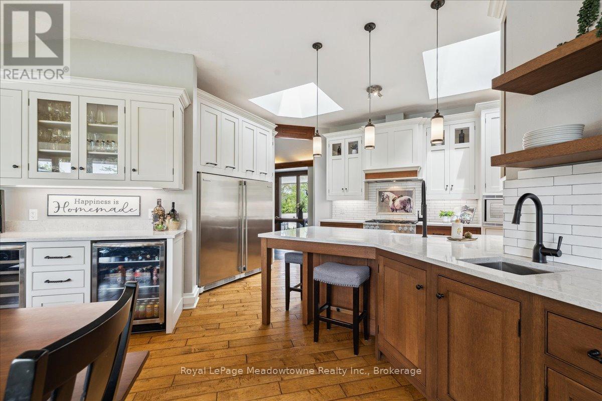 












10632 FIFTH LINE

,
Milton (NA Rural Nassagaweya),




Ontario
N0B2K0

