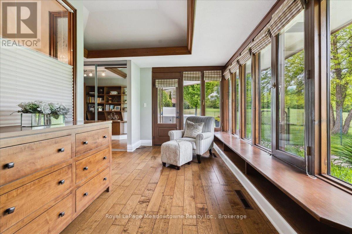 












10632 FIFTH LINE

,
Milton (NA Rural Nassagaweya),




Ontario
N0B2K0

