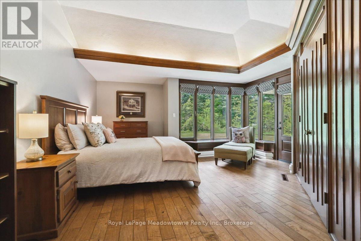 












10632 FIFTH LINE

,
Milton (NA Rural Nassagaweya),




Ontario
N0B2K0

