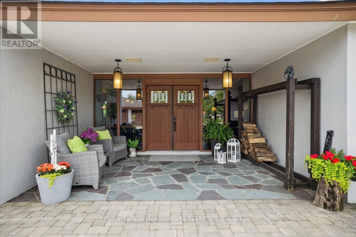 












10632 FIFTH LINE

,
Milton (NA Rural Nassagaweya),




Ontario
N0B2K0

