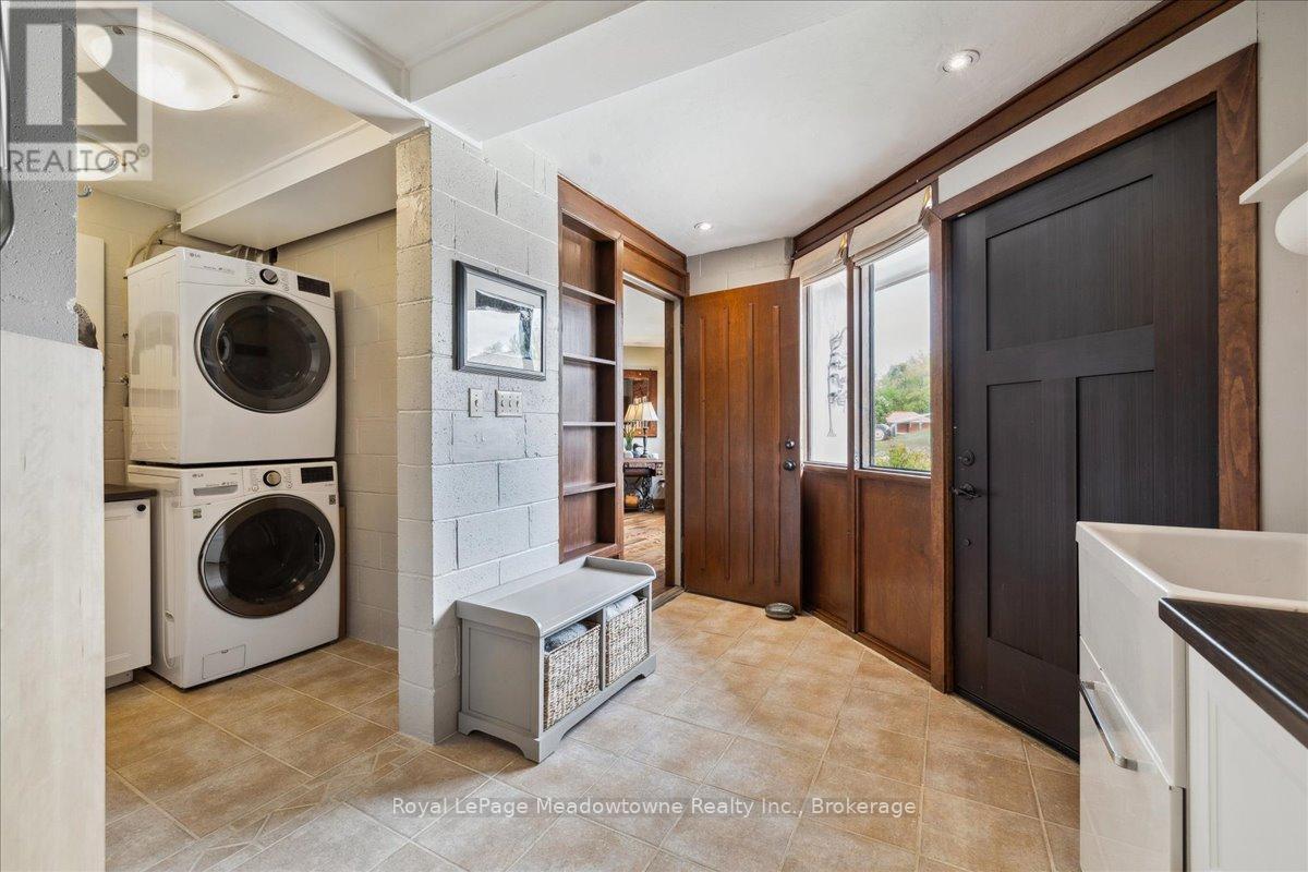 












10632 FIFTH LINE

,
Milton (NA Rural Nassagaweya),




Ontario
N0B2K0

