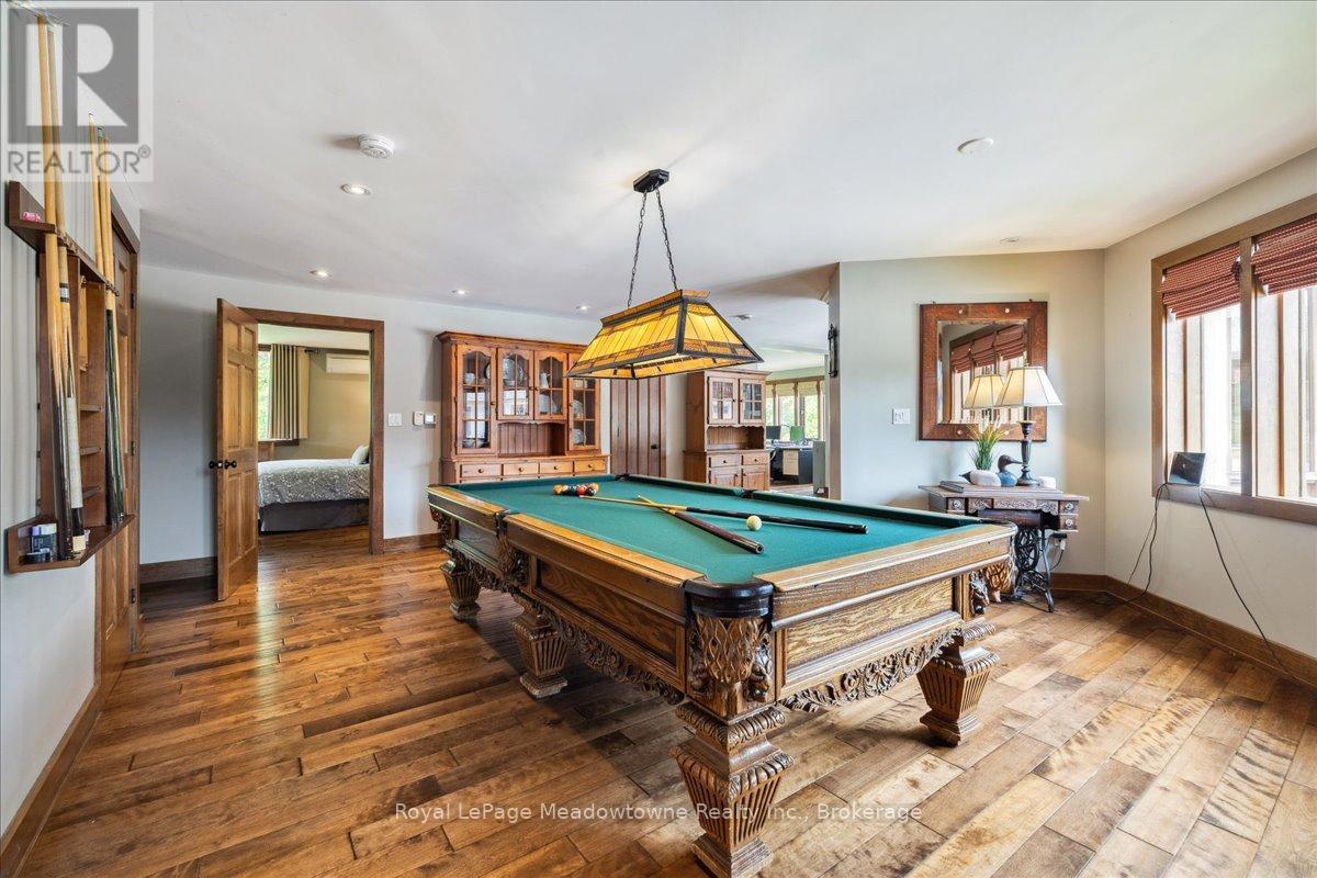 












10632 FIFTH LINE

,
Milton (NA Rural Nassagaweya),




Ontario
N0B2K0

