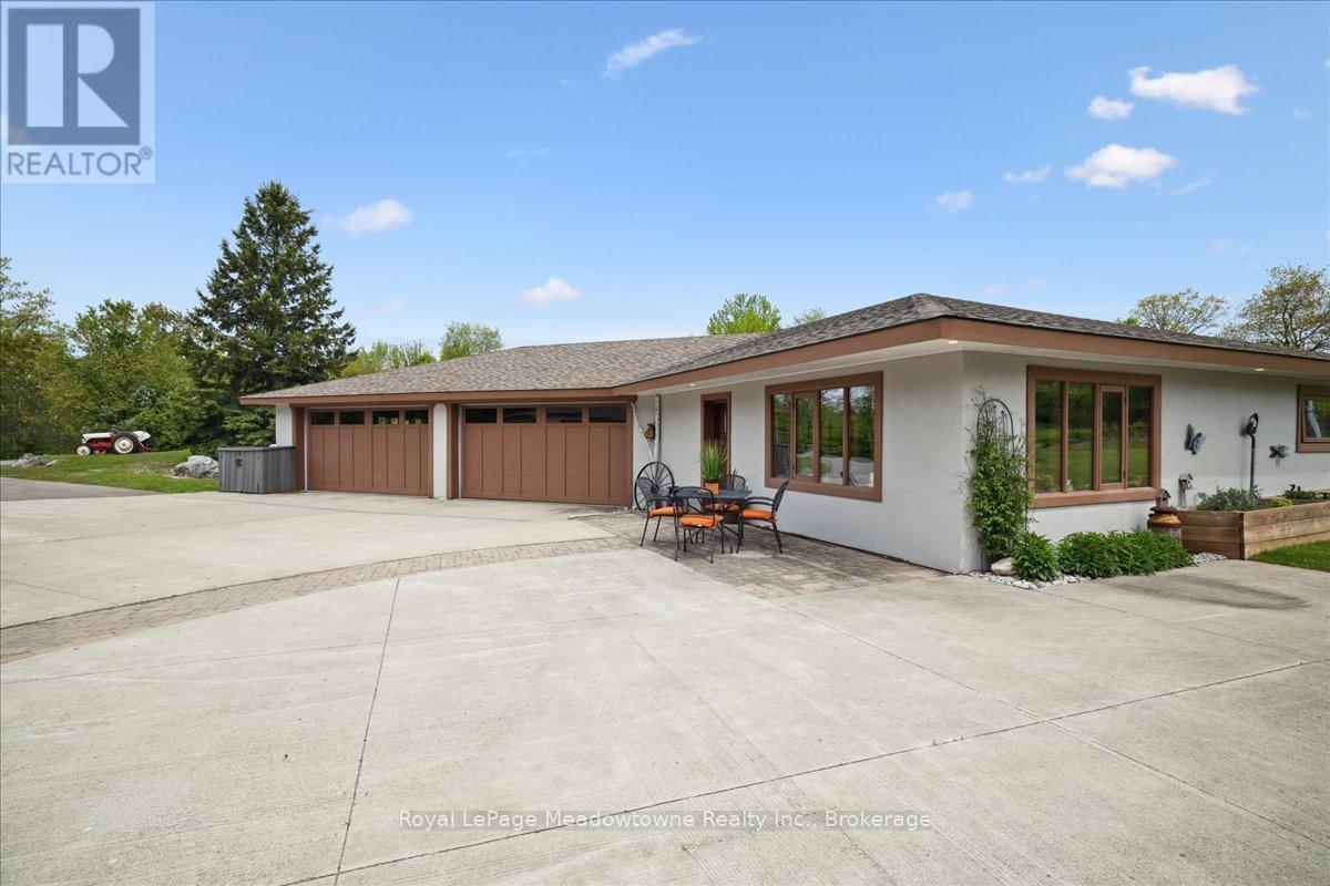 












10632 FIFTH LINE

,
Milton (NA Rural Nassagaweya),




Ontario
N0B2K0

