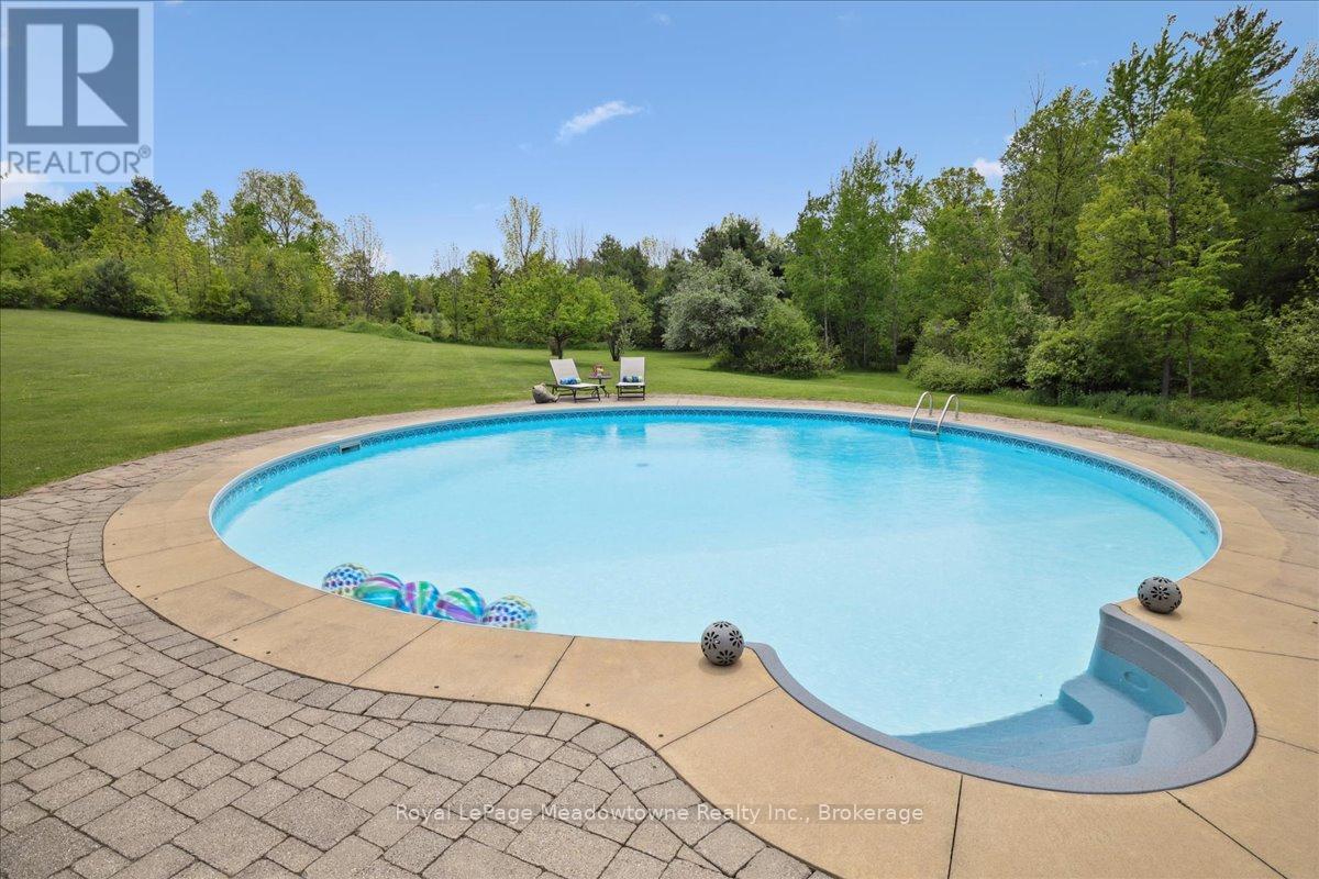 












10632 FIFTH LINE

,
Milton (NA Rural Nassagaweya),




Ontario
N0B2K0

