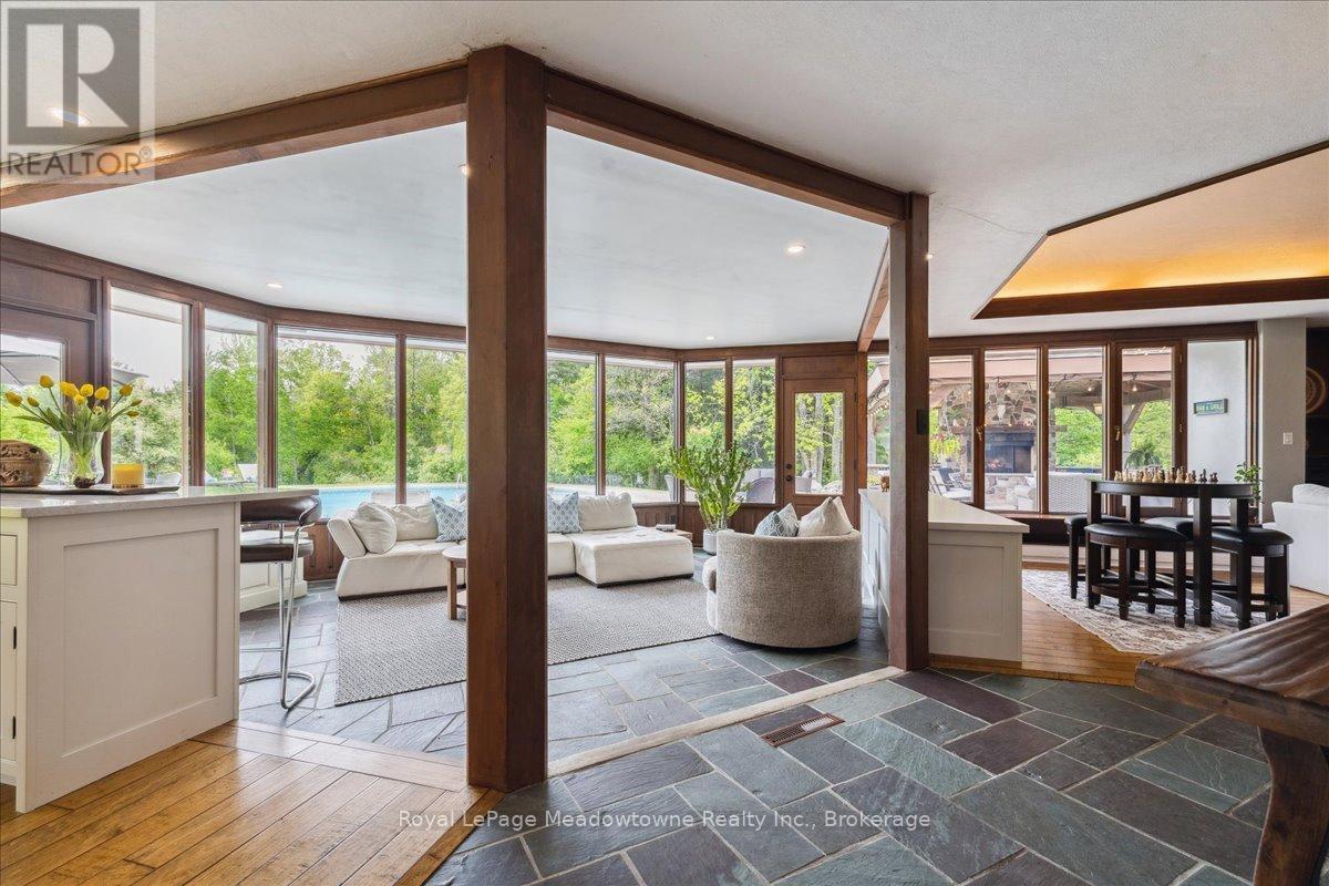 












10632 FIFTH LINE

,
Milton (NA Rural Nassagaweya),




Ontario
N0B2K0

