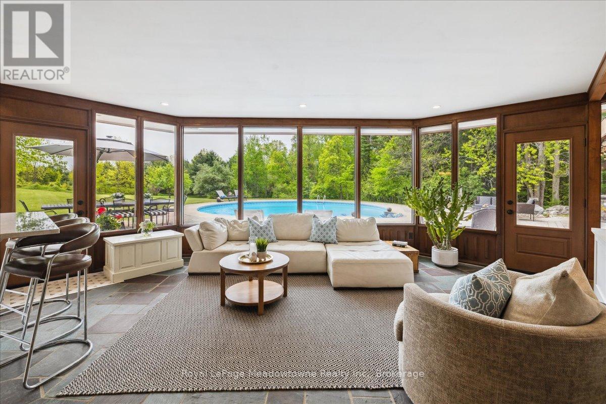 












10632 FIFTH LINE

,
Milton (NA Rural Nassagaweya),




Ontario
N0B2K0

