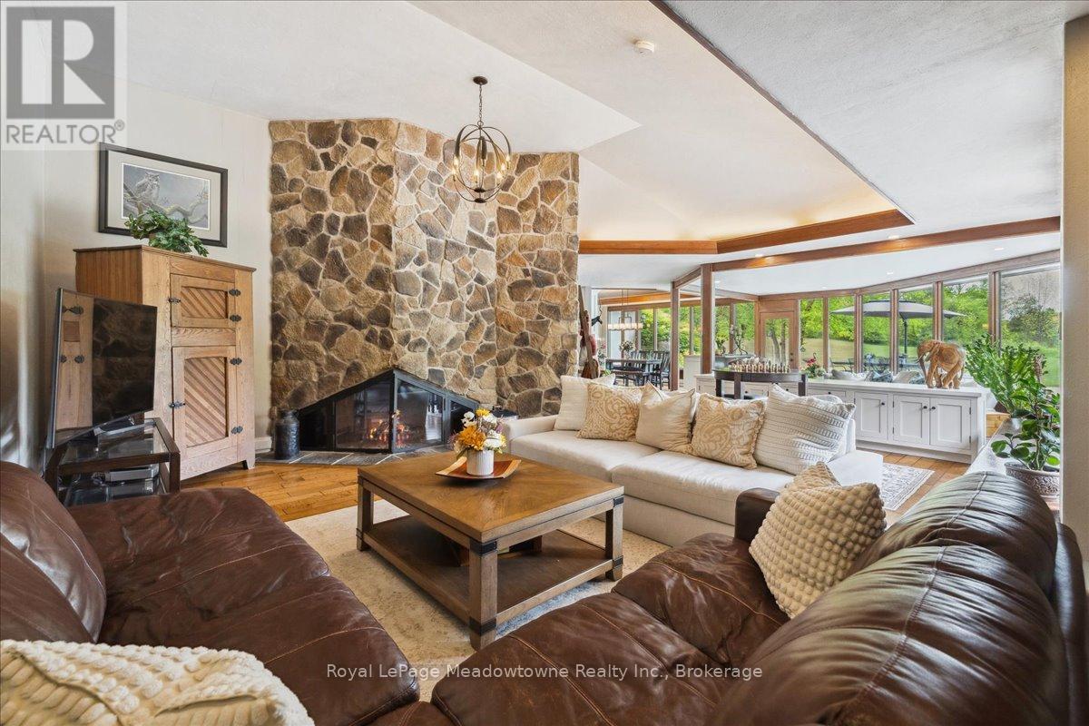 












10632 FIFTH LINE

,
Milton (NA Rural Nassagaweya),




Ontario
N0B2K0

